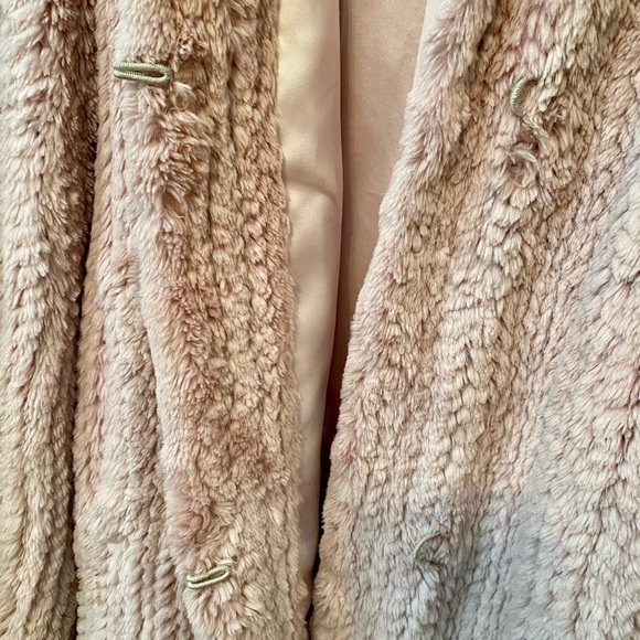 Beaver Coat - Picture 4 of 8